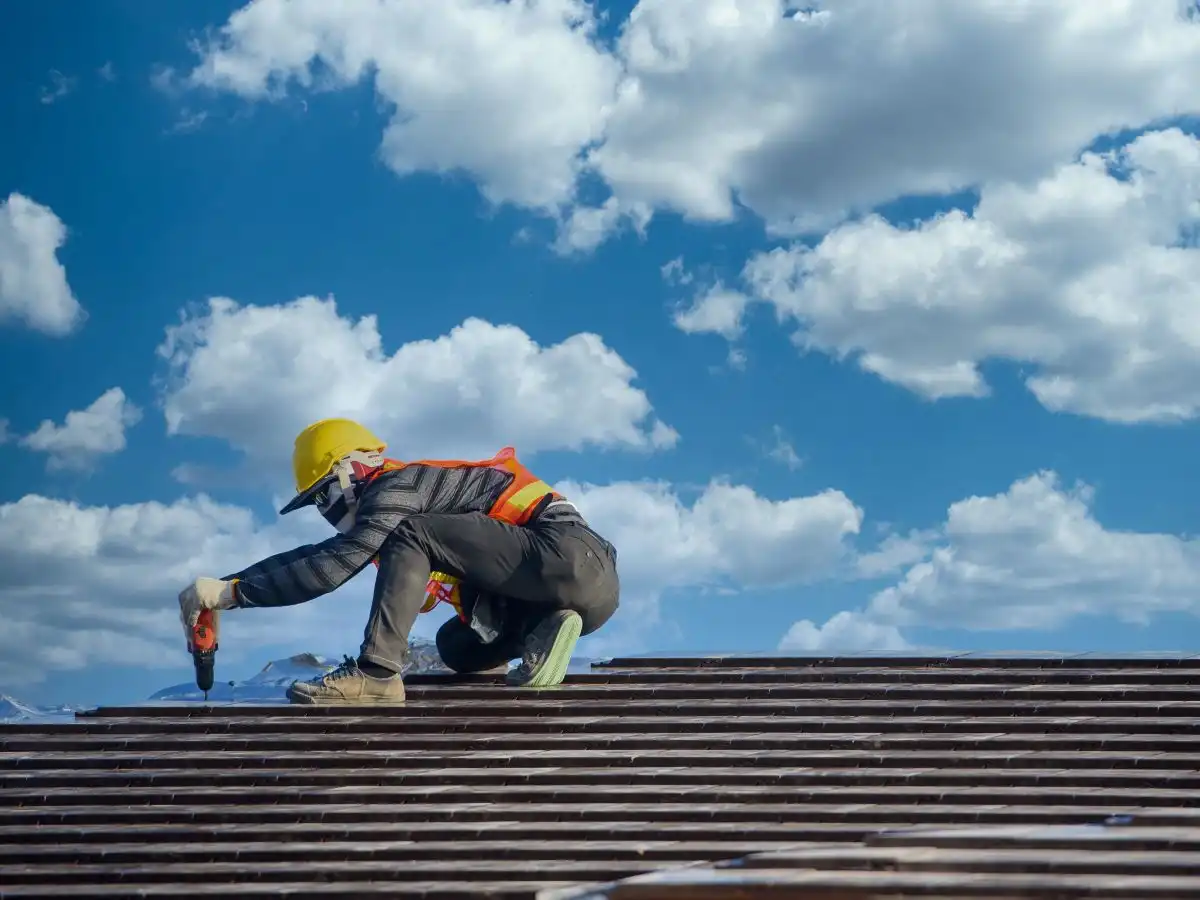 Blog Workers Compensation for Roofers: What’s Required and What’s Smart